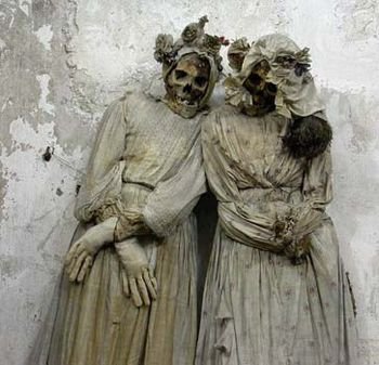 hermanas mumias.jpg Hermanas mumias